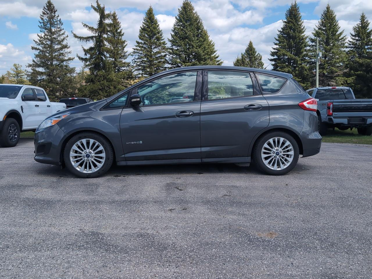 2017 Ford C-MAX Hybrid Hatchback SE Photo2