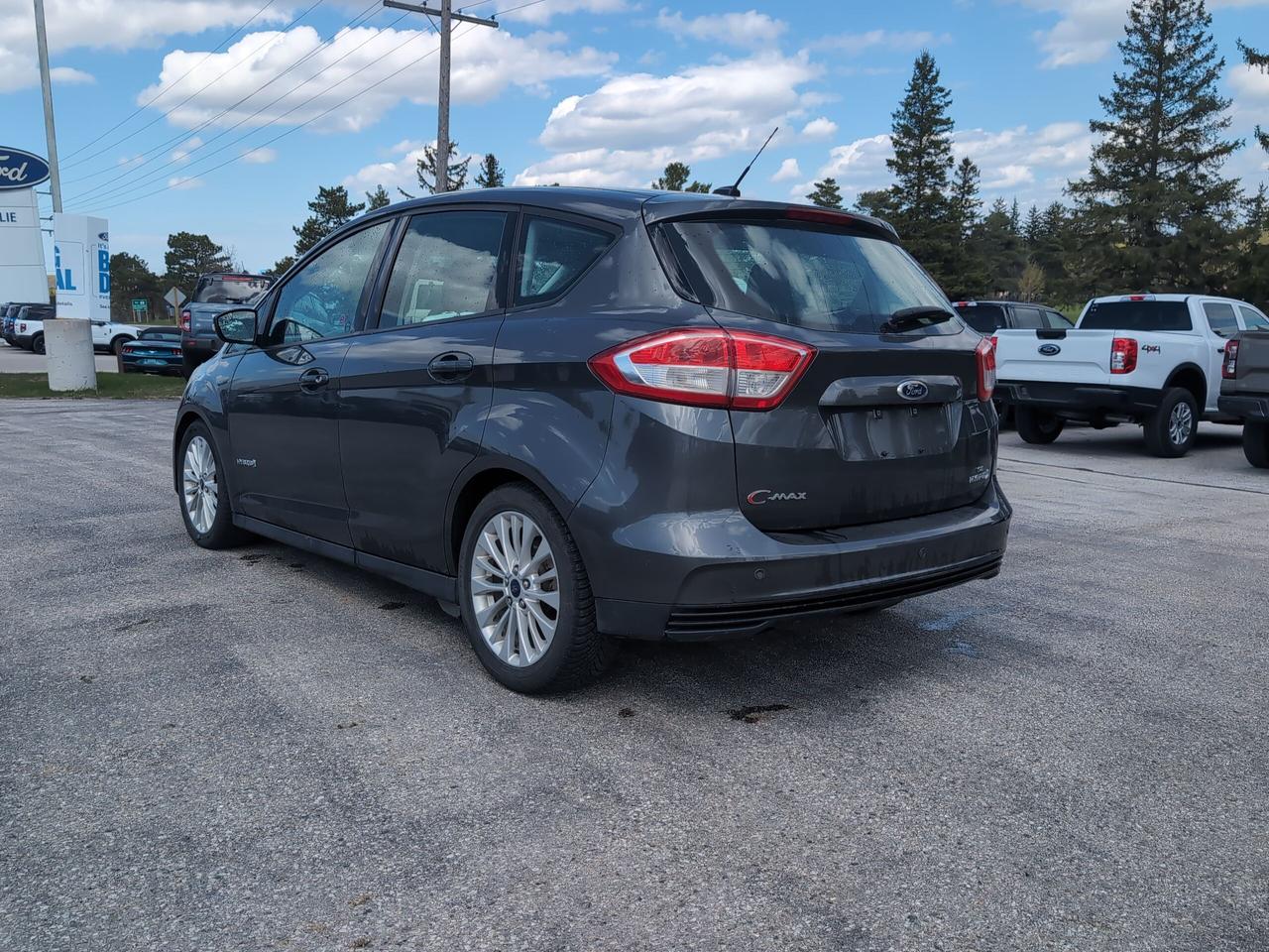 2017 Ford C-MAX Hybrid Hatchback SE Photo3