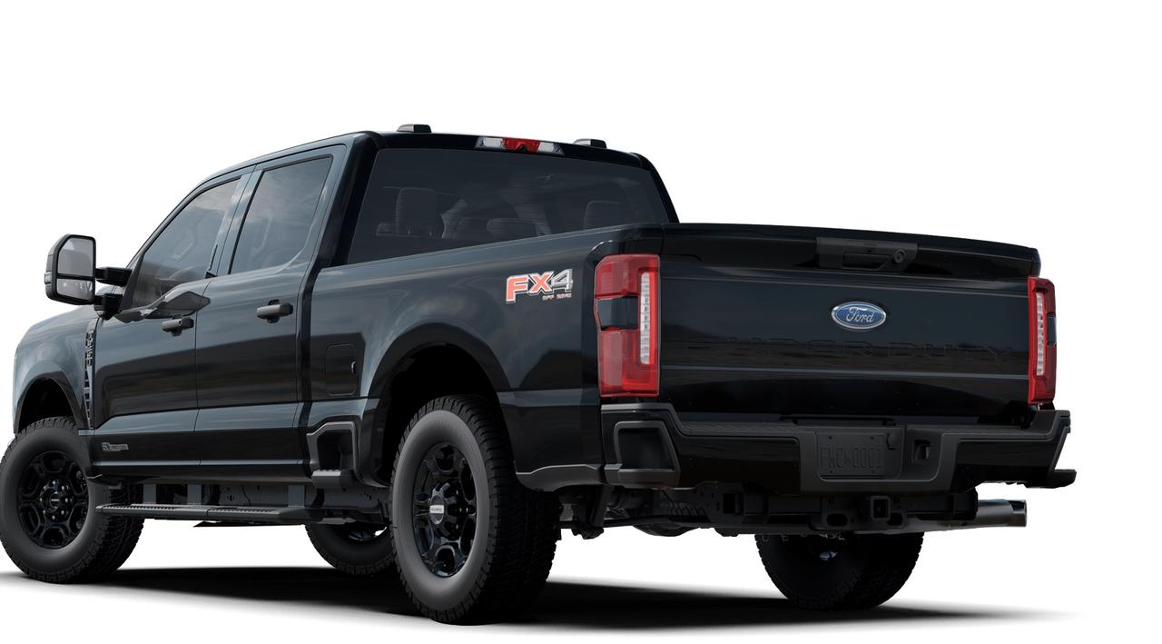 2023 Ford F-250 XLT 4WD Crew Cab 6.75' Box Photo1