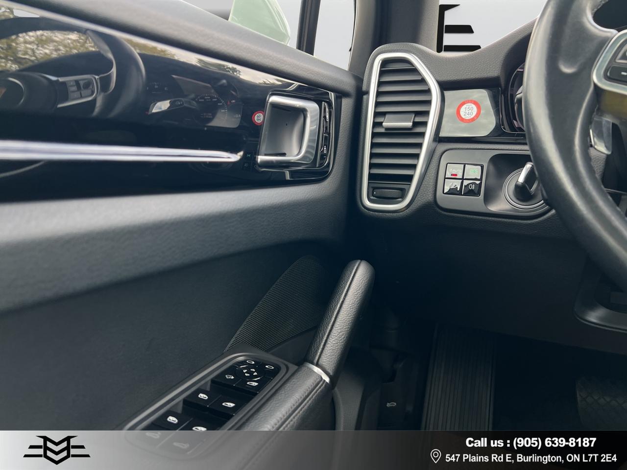 2019 Porsche Cayenne AWD - Navigation - Leather - Moonroof !!! Photo