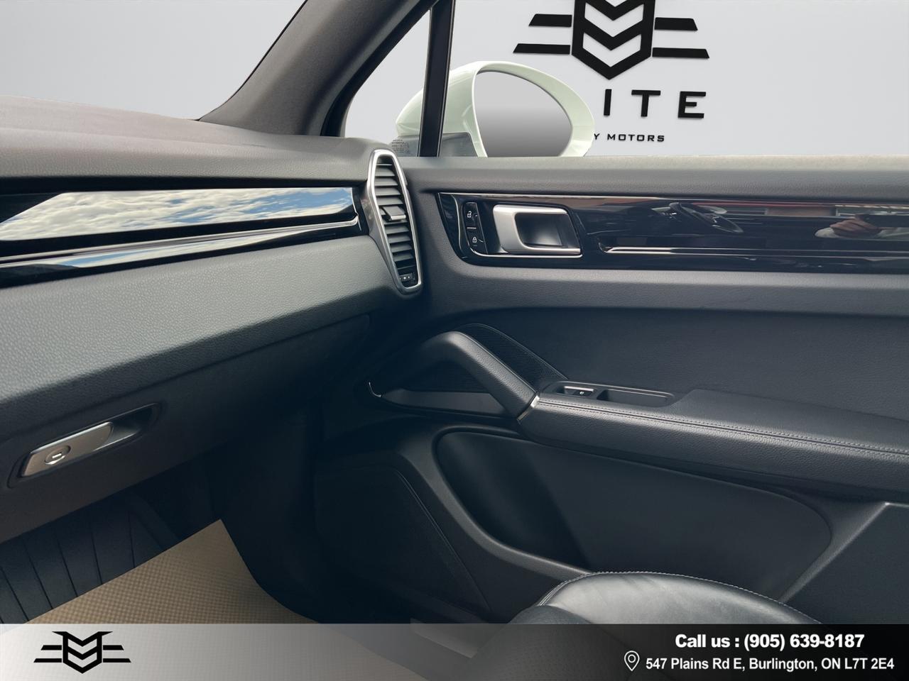 2019 Porsche Cayenne AWD - Navigation - Leather - Moonroof !!! Photo