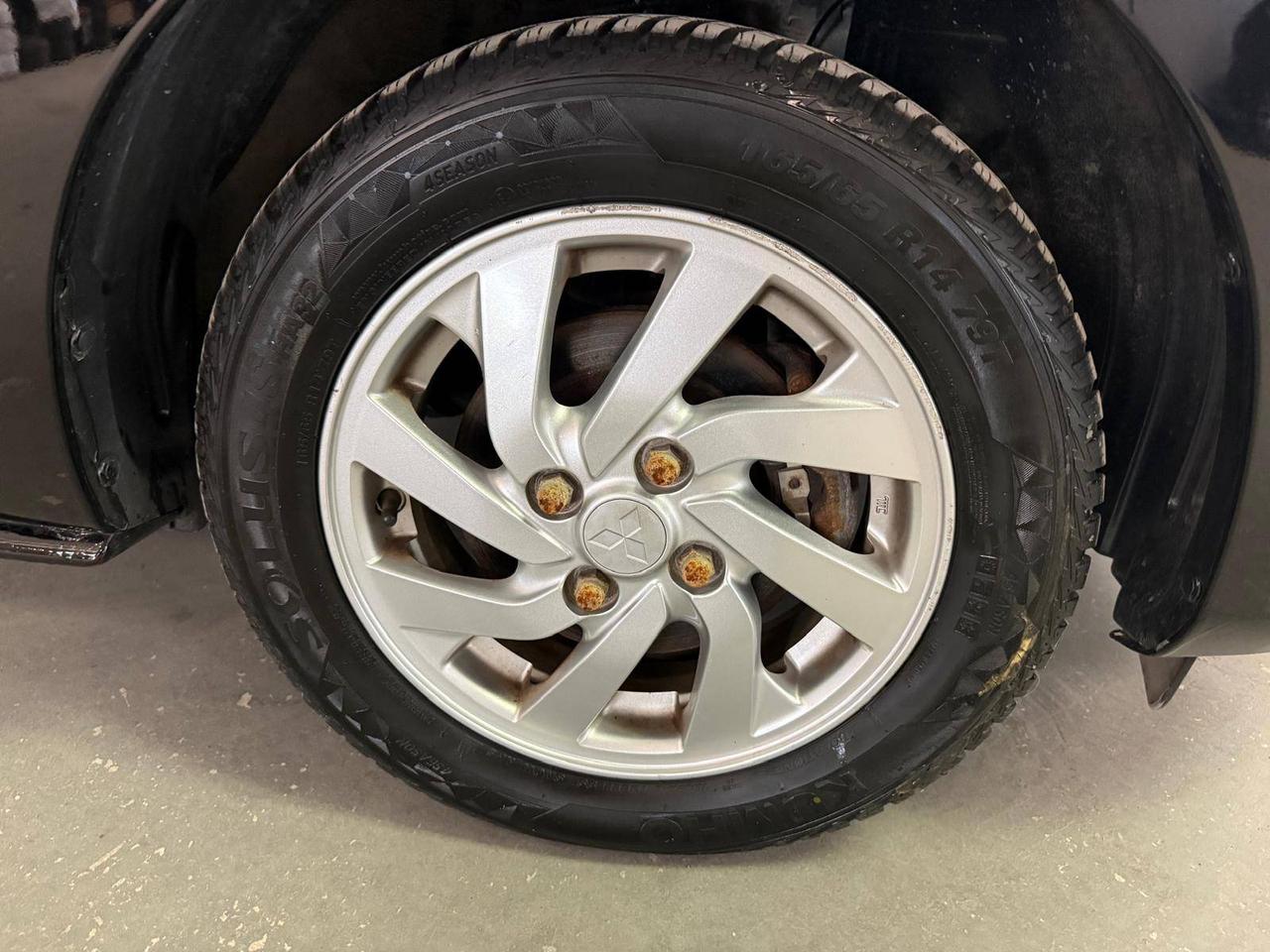 2022 Mitsubishi Mirage ES Photo4