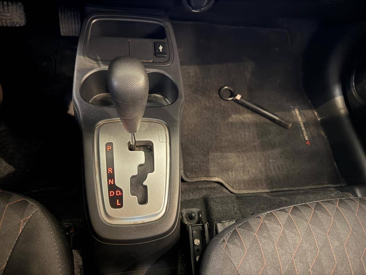 2022 Mitsubishi Mirage ES Photo