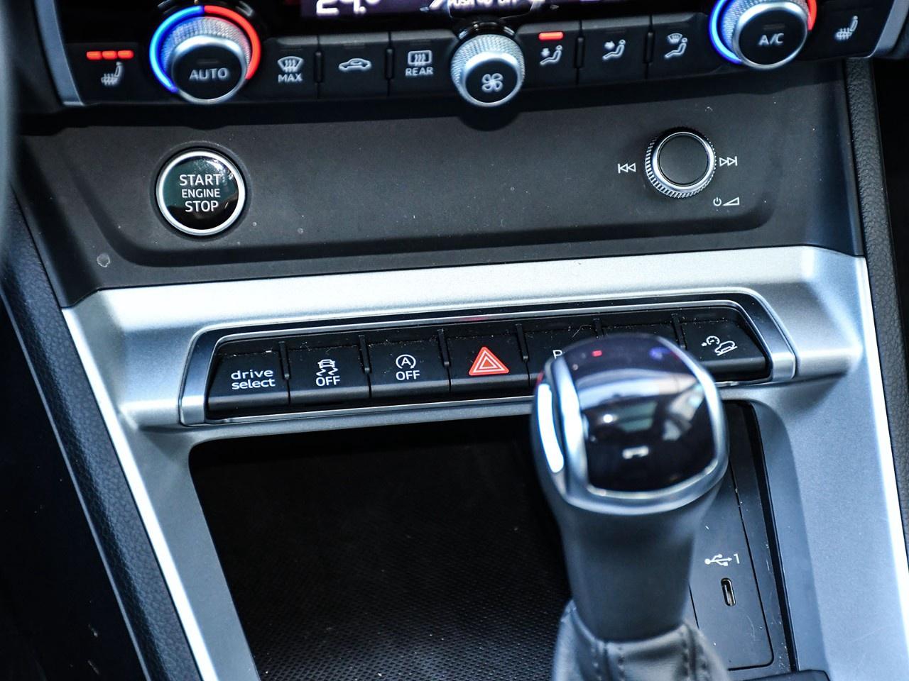 2025 Audi Q3 40 TFSI quattro Photo