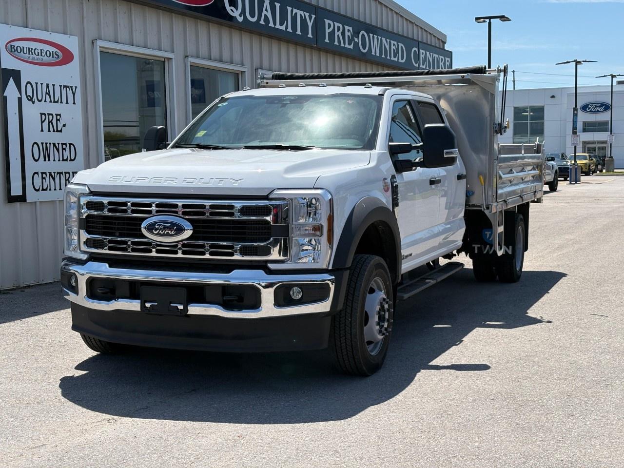 2026 Ford F-550 Super Duty DRW XL 4WD Crew Cab 203" WB 84" CA Photo