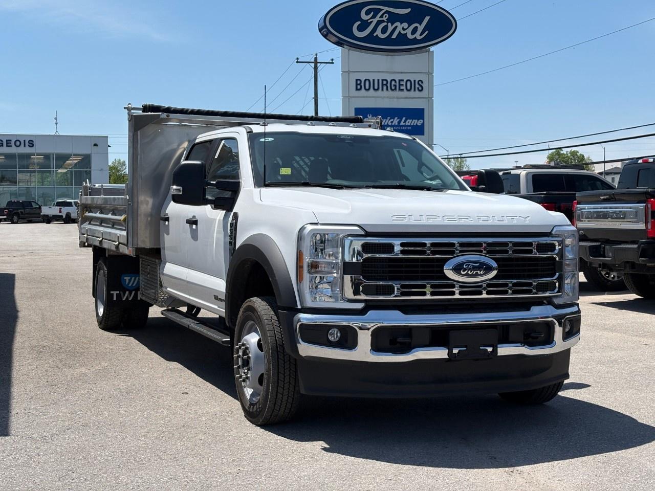 2026 Ford F-550 Super Duty DRW XL 4WD Crew Cab 203" WB 84" CA Photo