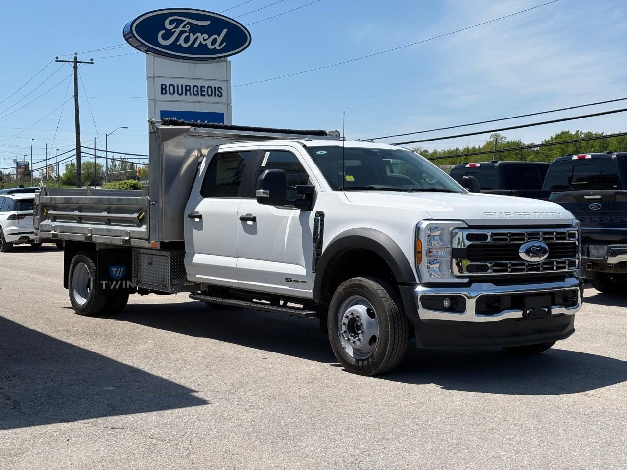 2026 Ford F-550 Super Duty DRW XL 4WD Crew Cab 203" WB 84" CA Photo