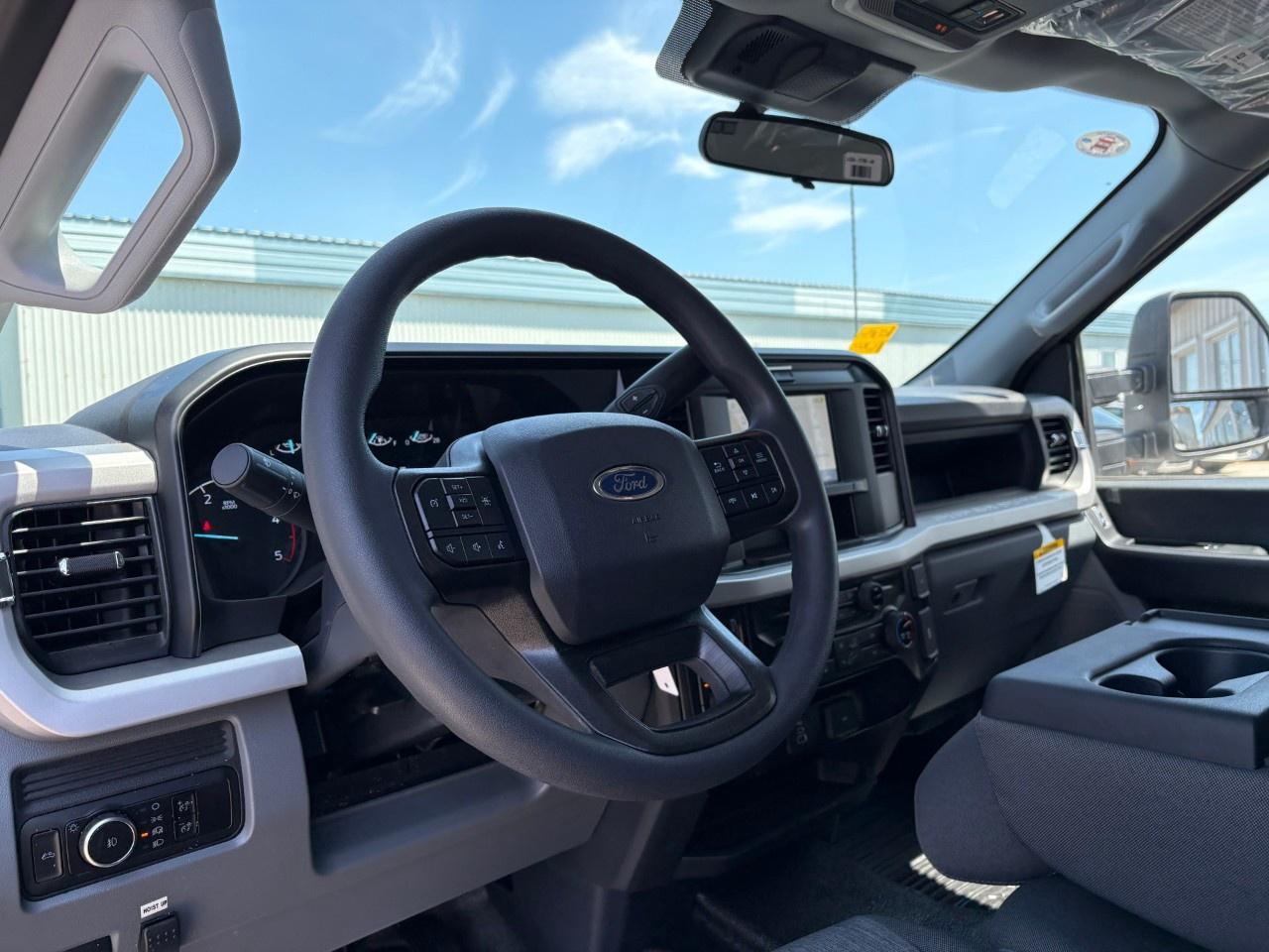 2026 Ford F-550 Super Duty DRW XL 4WD Crew Cab 203" WB 84" CA Photo