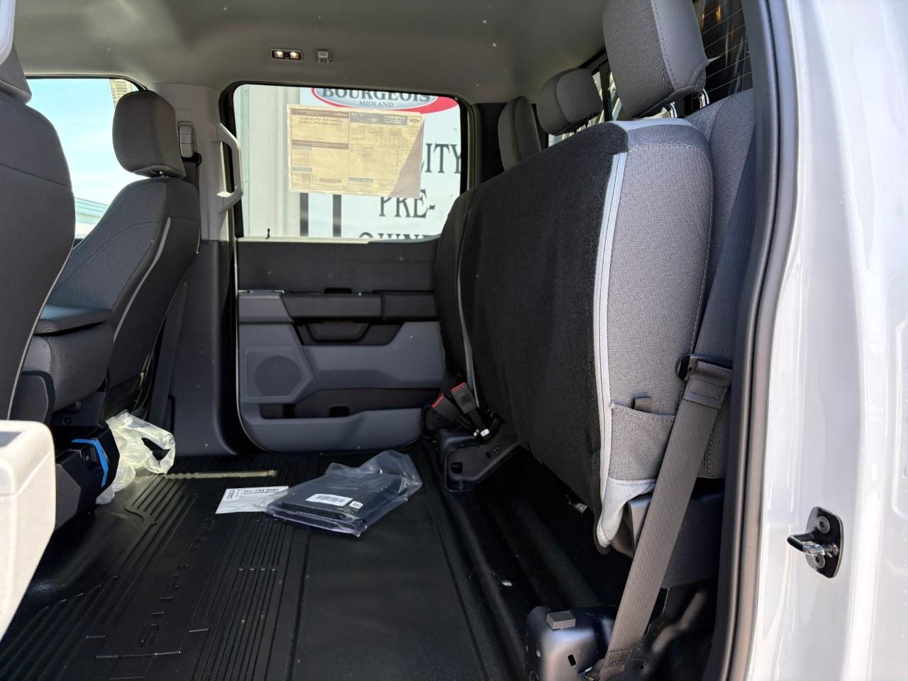 2026 Ford F-550 Super Duty DRW XL 4WD Crew Cab 203" WB 84" CA Photo