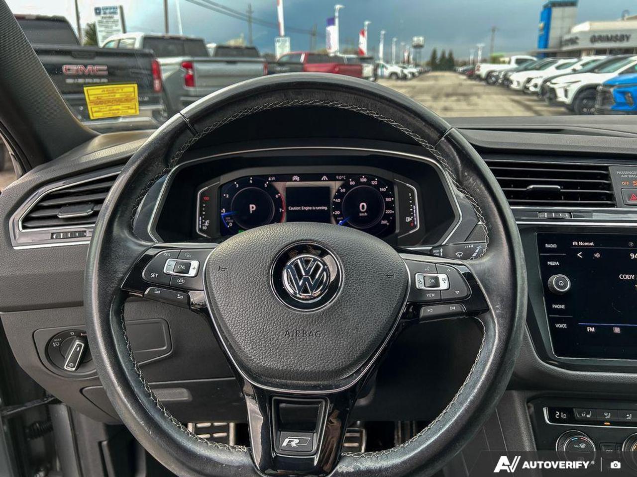 2020 Volkswagen Tiguan Highline 4MOTION HIGHLINE | HEATED SEATS | HEATED STEERING Photo