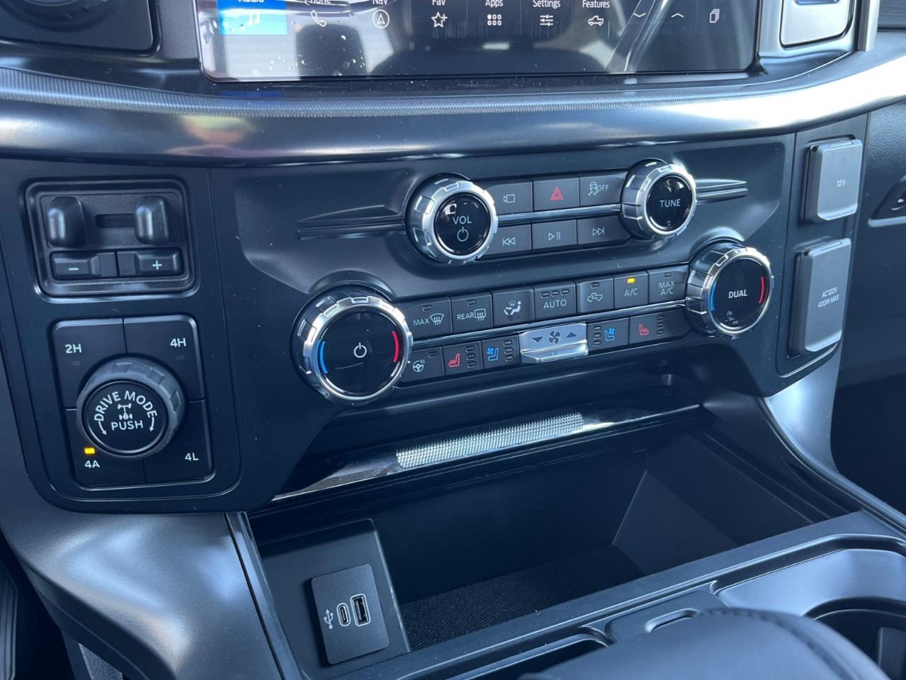 2026 Ford F-150 Lariat Photo