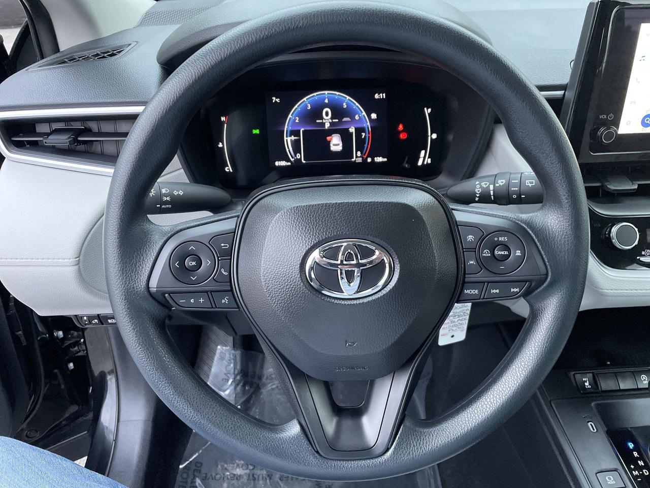 2026 Toyota Corolla Cross L LIKE NEW!!  ONLY 6,100KMS, AWD, HTD.SEATS, BLIS, Photo