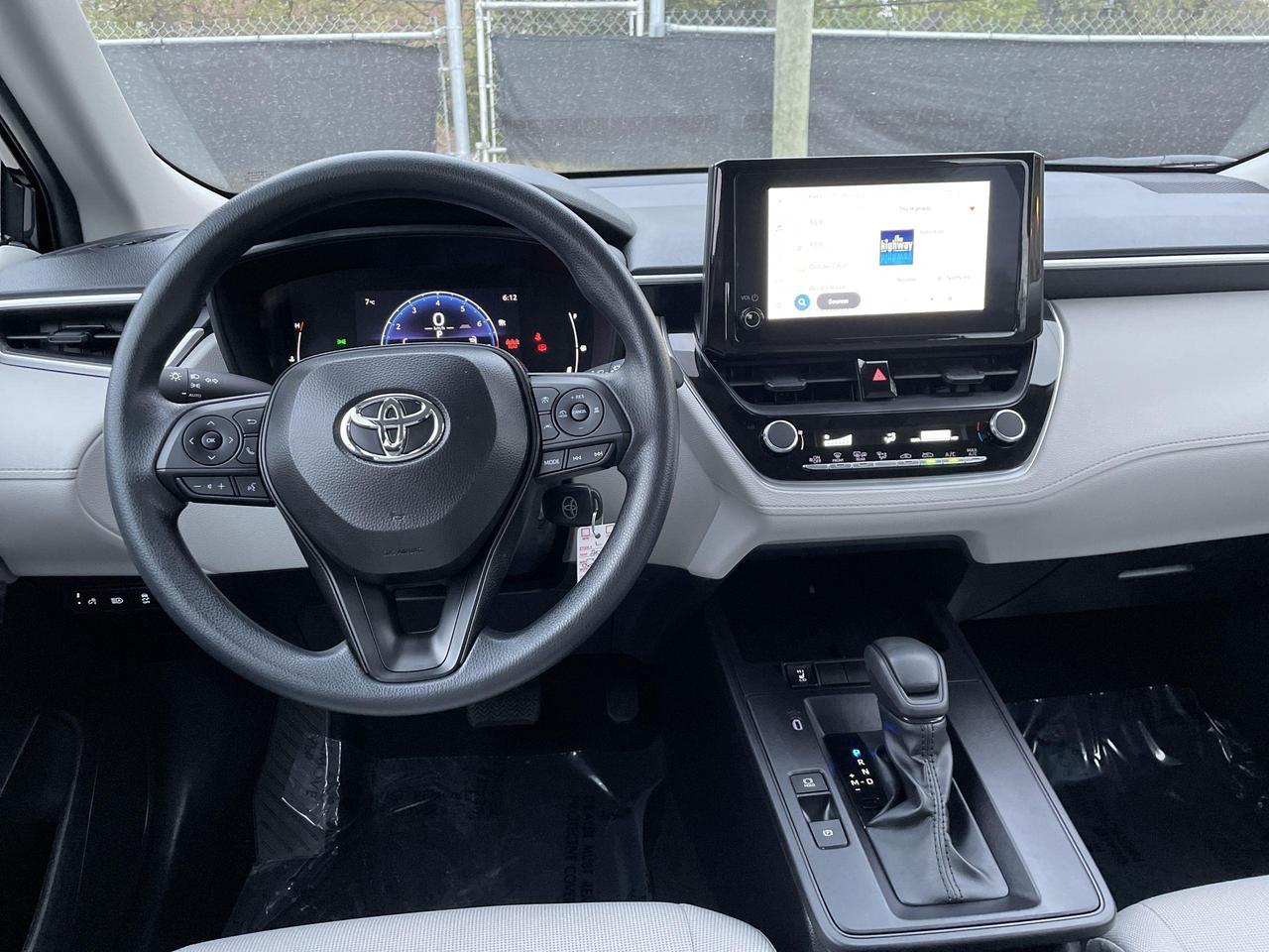 2026 Toyota Corolla Cross L LIKE NEW!!  ONLY 6,100KMS, AWD, HTD.SEATS, BLIS, Photo