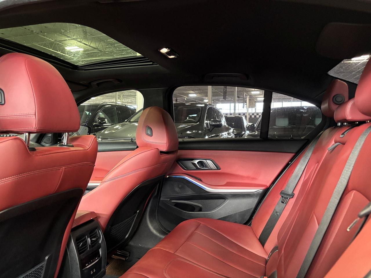 2022 BMW 3 Series 330i xDrive|AWD|NAV|SUNROOF|REDLEATHER|AMBIENT|+++ Photo