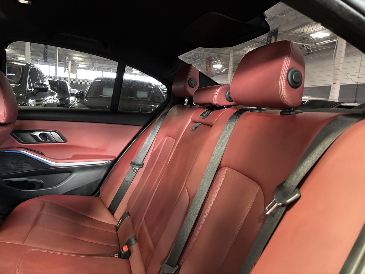 2022 BMW 3 Series 330i xDrive|AWD|NAV|SUNROOF|REDLEATHER|AMBIENT|+++ Photo