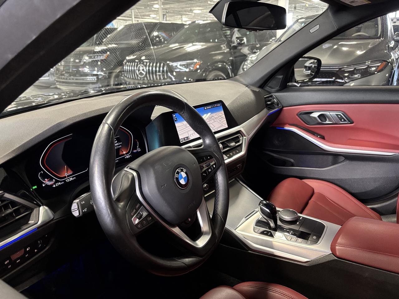 2022 BMW 3 Series 330i xDrive|AWD|NAV|SUNROOF|REDLEATHER|AMBIENT|+++ Photo
