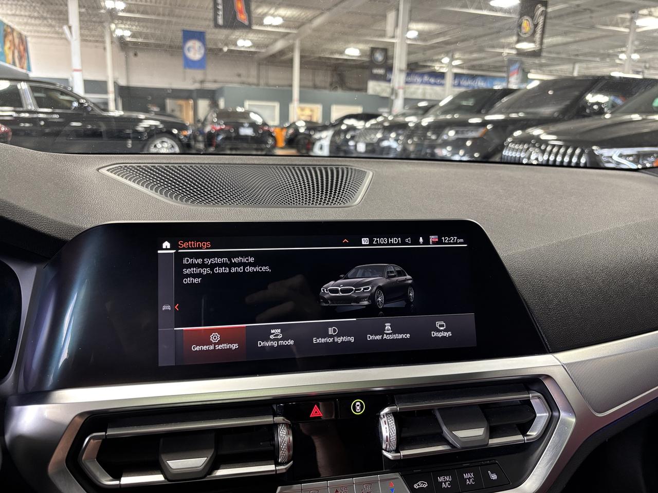 2022 BMW 3 Series 330i xDrive|AWD|NAV|SUNROOF|REDLEATHER|AMBIENT|+++ Photo