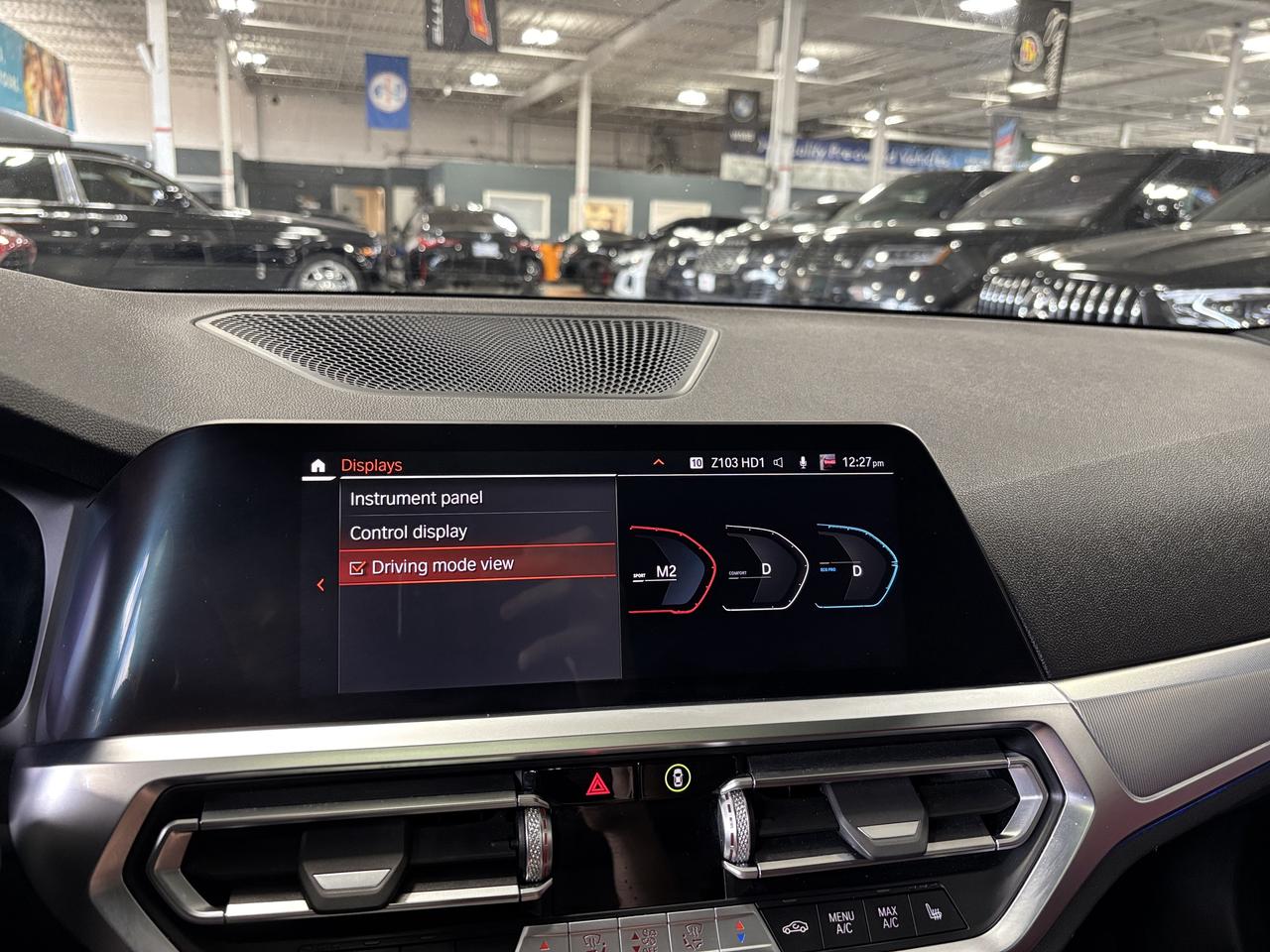 2022 BMW 3 Series 330i xDrive|AWD|NAV|SUNROOF|REDLEATHER|AMBIENT|+++ Photo