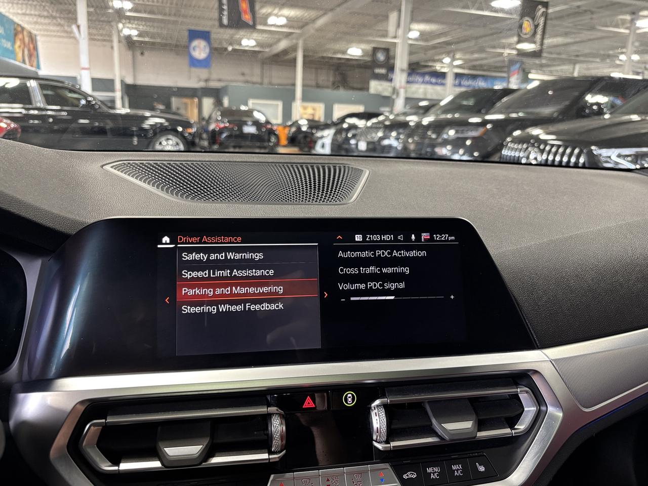 2022 BMW 3 Series 330i xDrive|AWD|NAV|SUNROOF|REDLEATHER|AMBIENT|+++ Photo