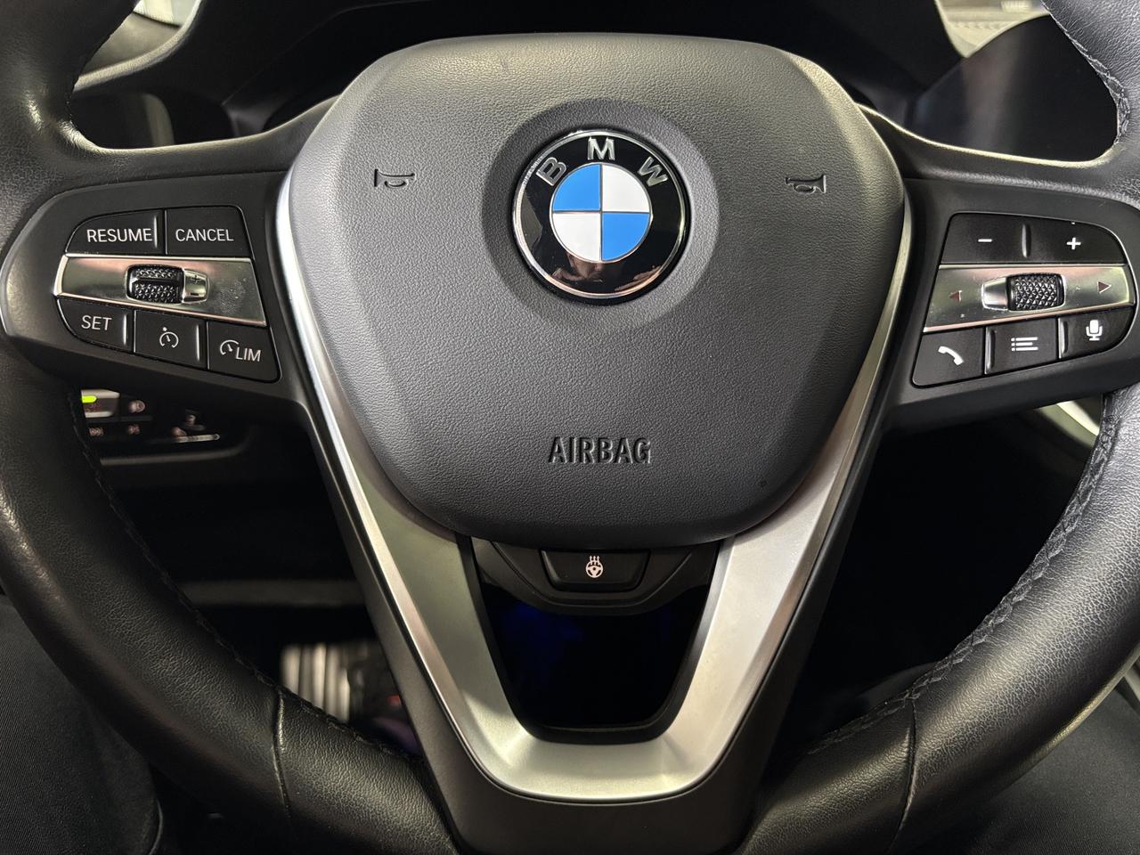 2022 BMW 3 Series 330i xDrive|AWD|NAV|SUNROOF|REDLEATHER|AMBIENT|+++ Photo