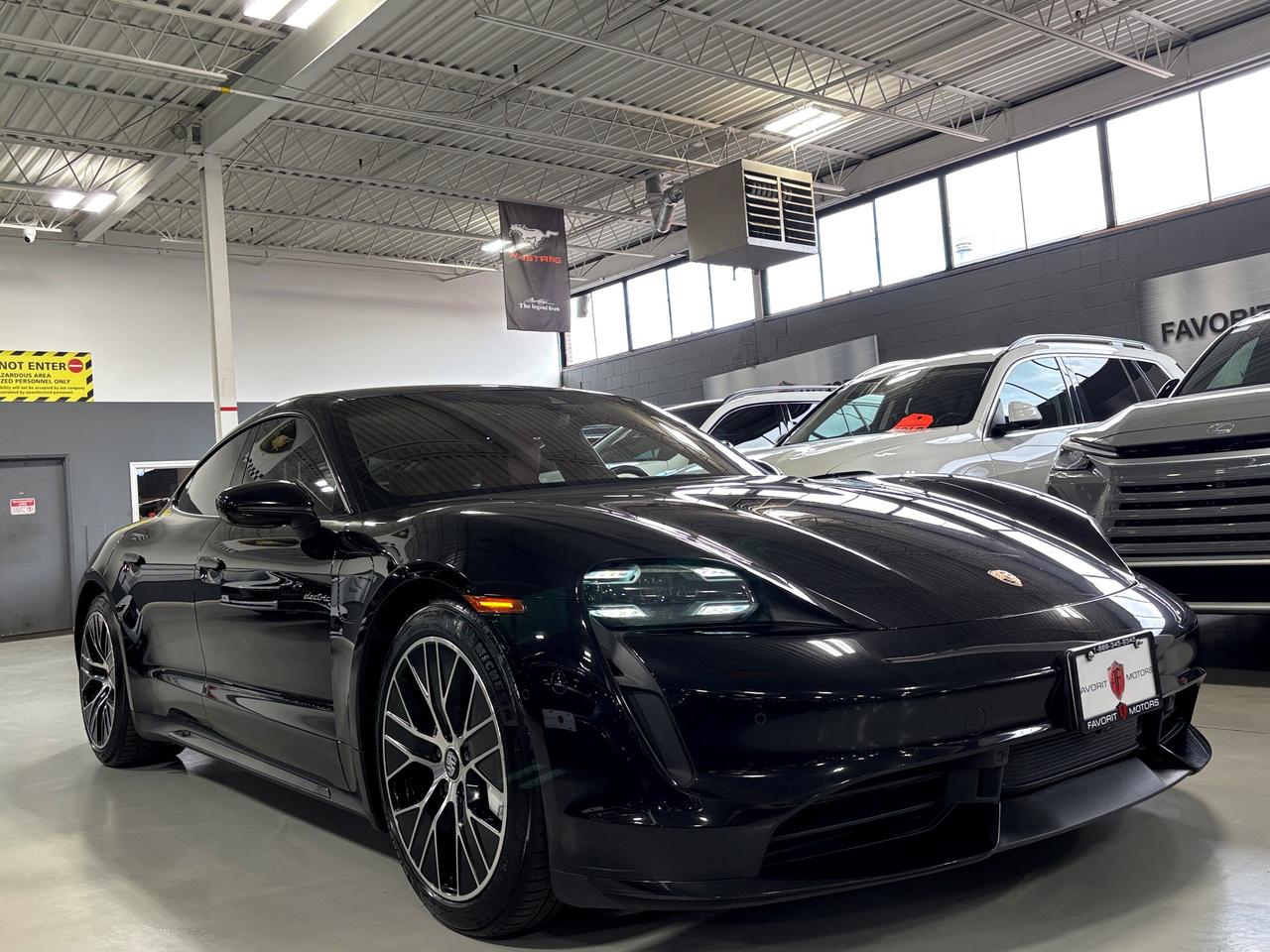 2020 Porsche Taycan Turbo|PERFORMANCEPKG|PREMIUMPKG|PASSENGERDISPLAY|+ Photo