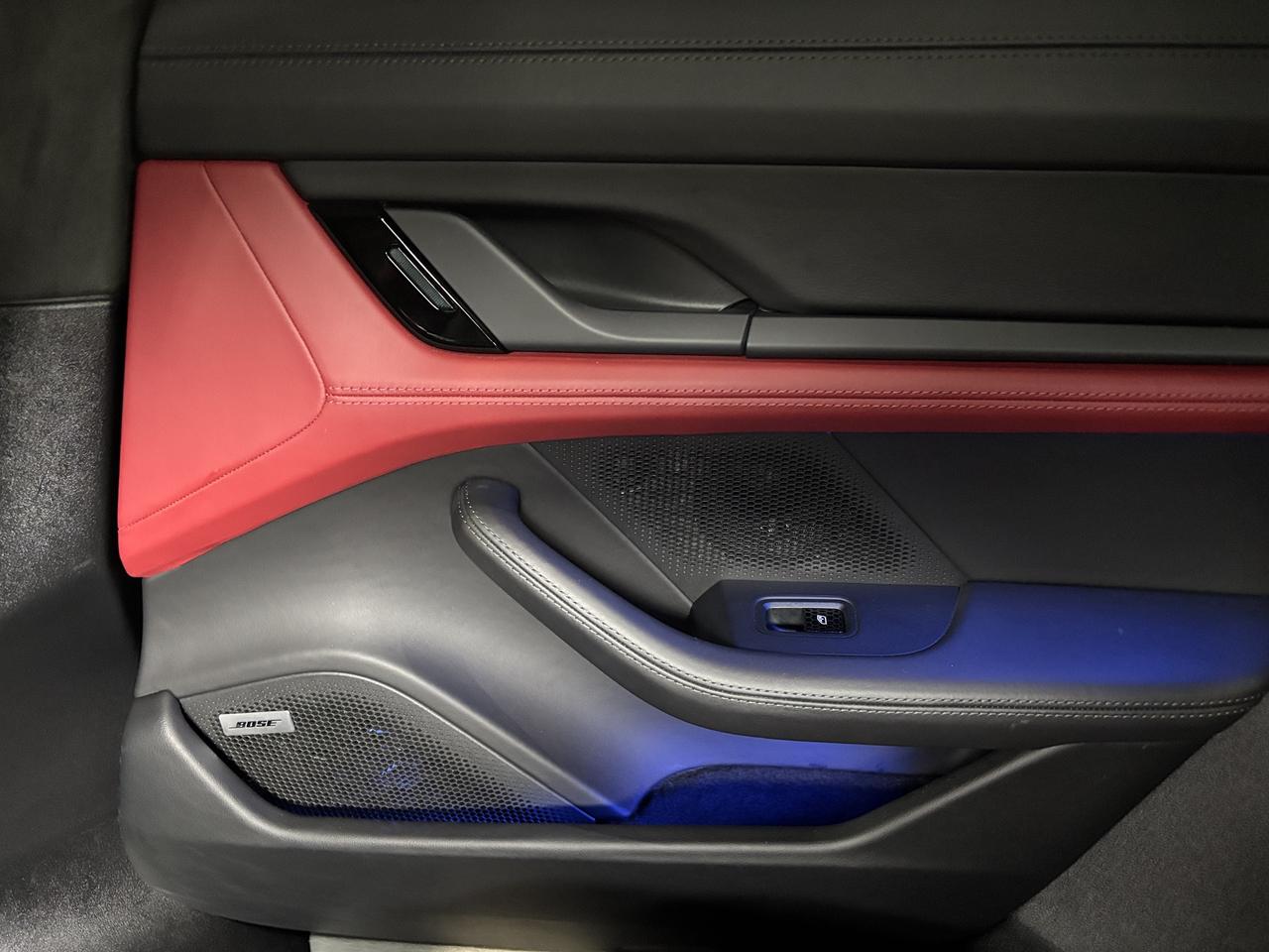 2020 Porsche Taycan Turbo|PERFORMANCEPKG|PREMIUMPKG|PASSENGERDISPLAY|+ Photo