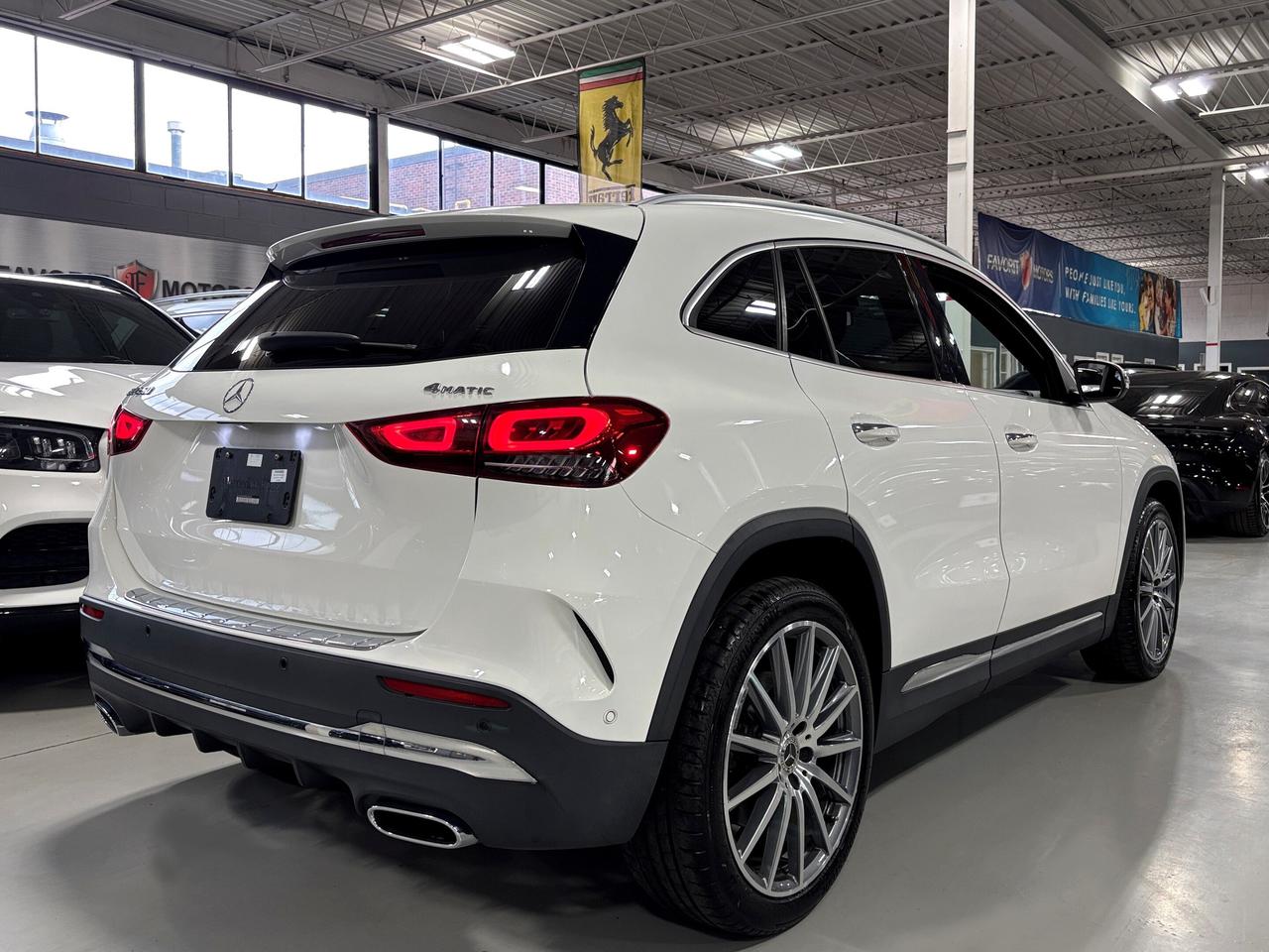 2021 Mercedes-Benz GLA GLA250|4MATIC|AMGPKG|REDLEATHER|CARBON|AMBIENT|LED Photo4