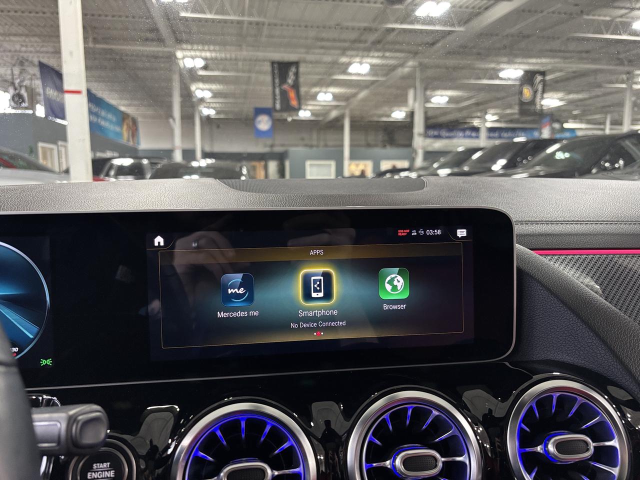 2021 Mercedes-Benz GLA GLA250|4MATIC|AMGPKG|REDLEATHER|CARBON|AMBIENT|LED Photo