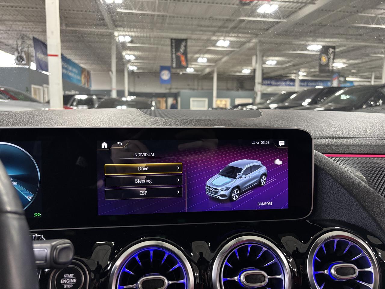 2021 Mercedes-Benz GLA GLA250|4MATIC|AMGPKG|REDLEATHER|CARBON|AMBIENT|LED Photo