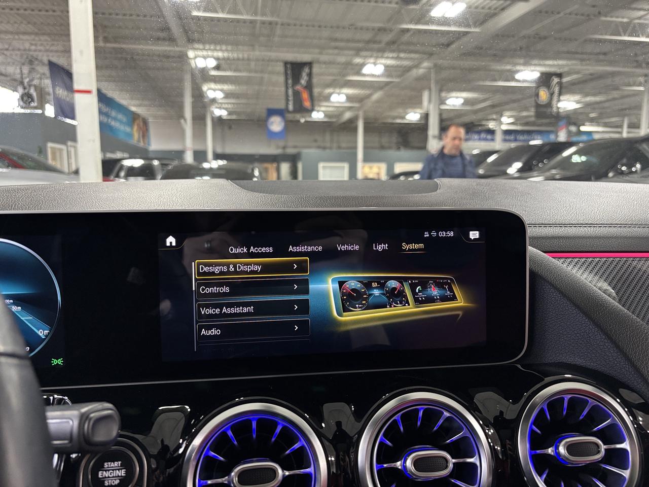 2021 Mercedes-Benz GLA GLA250|4MATIC|AMGPKG|REDLEATHER|CARBON|AMBIENT|LED Photo