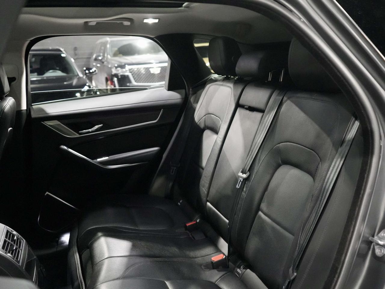 2021 Jaguar F-PACE P250 S Auto|PANO|360 CAM|MERIDIAN|DRIVE ASSIST Photo