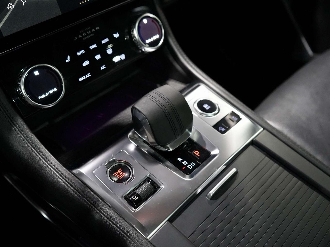 2021 Jaguar F-PACE P250 S Auto|PANO|360 CAM|MERIDIAN|DRIVE ASSIST Photo