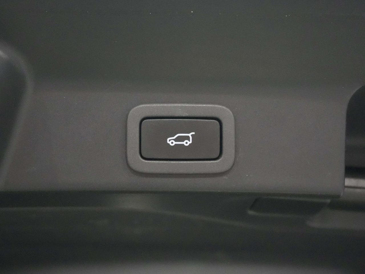 2021 Jaguar F-PACE P250 S Auto|PANO|360 CAM|MERIDIAN|DRIVE ASSIST Photo