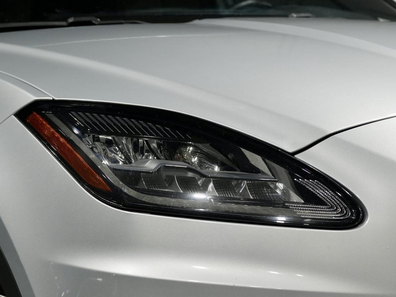 2020 Jaguar E-Type P300 AWD R-Dynamic SE|MERIDIAN| PANO|NO ACCIDENTS Photo3