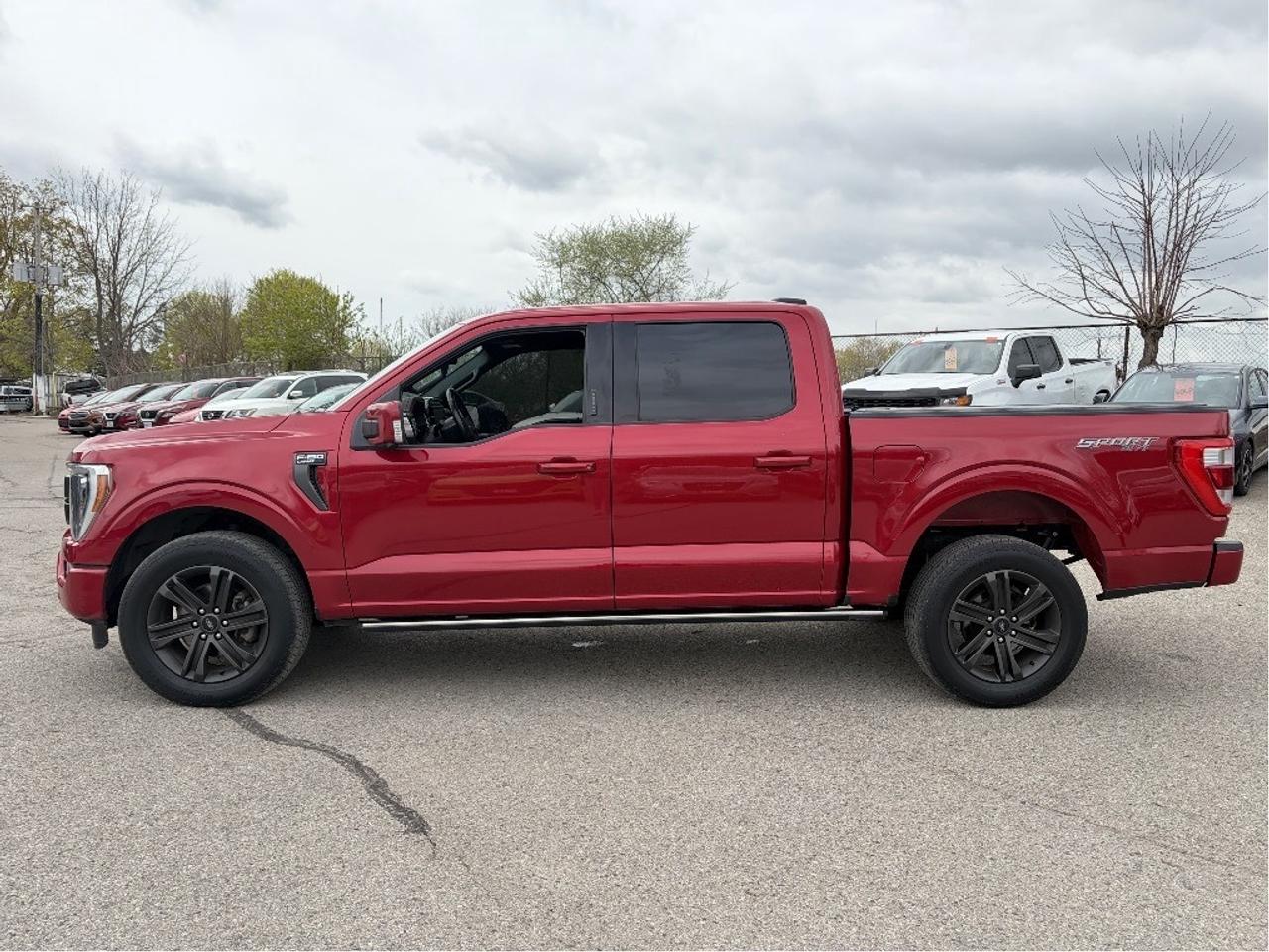 2022 Ford F-150 LARIAT, SUNROOF, POWER RUNNING BOARDS & TAILGATE! Photo