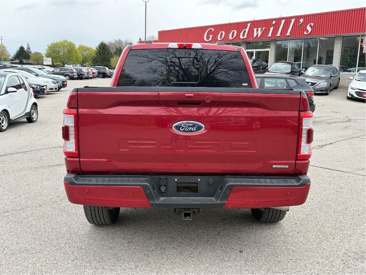 2022 Ford F-150 LARIAT, SUNROOF, POWER RUNNING BOARDS & TAILGATE! Photo