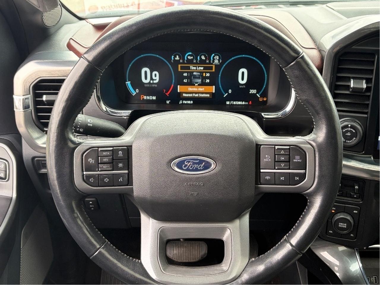 2022 Ford F-150 LARIAT, SUNROOF, POWER RUNNING BOARDS & TAILGATE! Photo