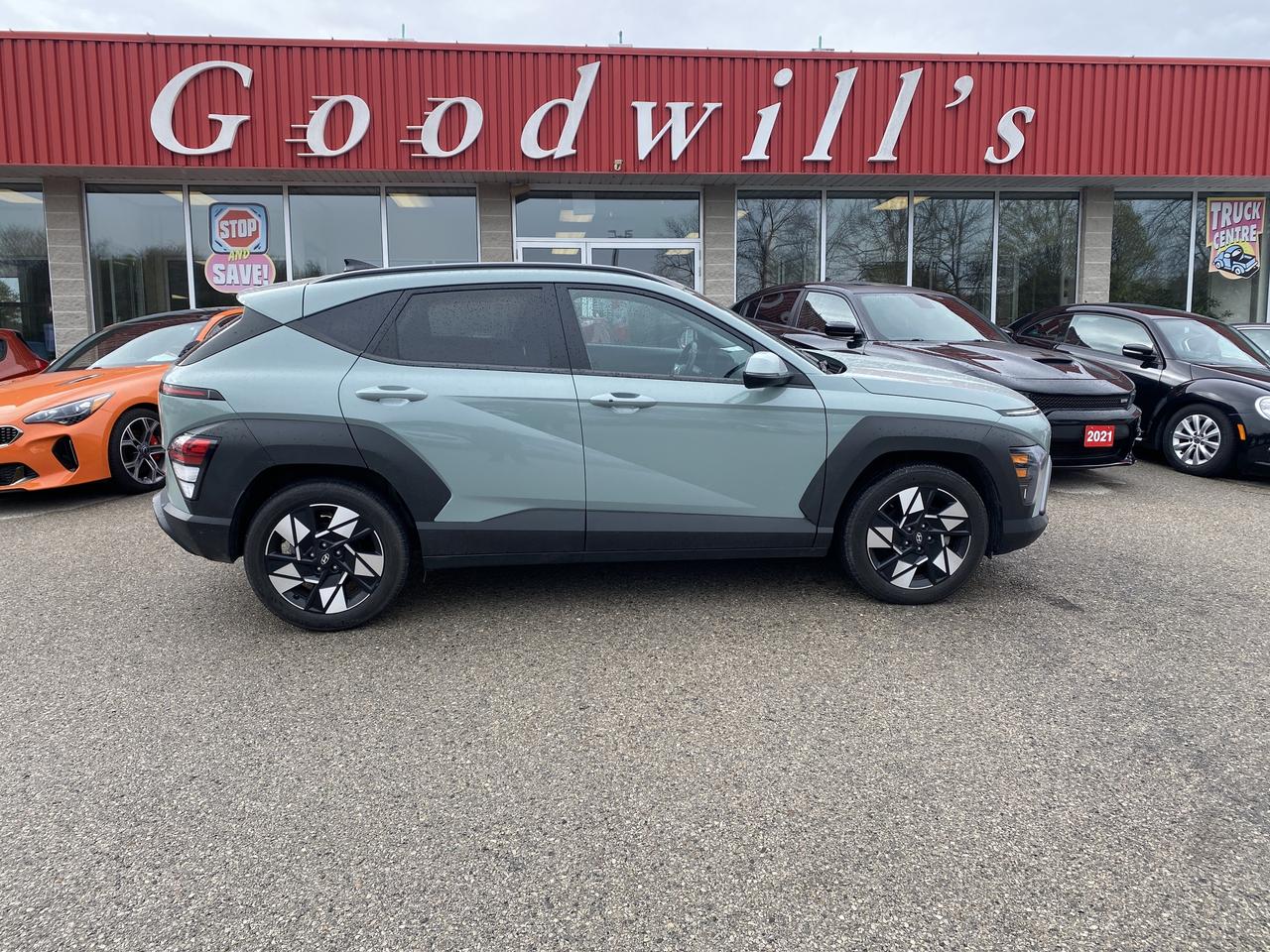 2024 Hyundai KONA PREFERRED, REMOTE START, CLEAN CARFAX, BACKUP CAM! - Photo #1