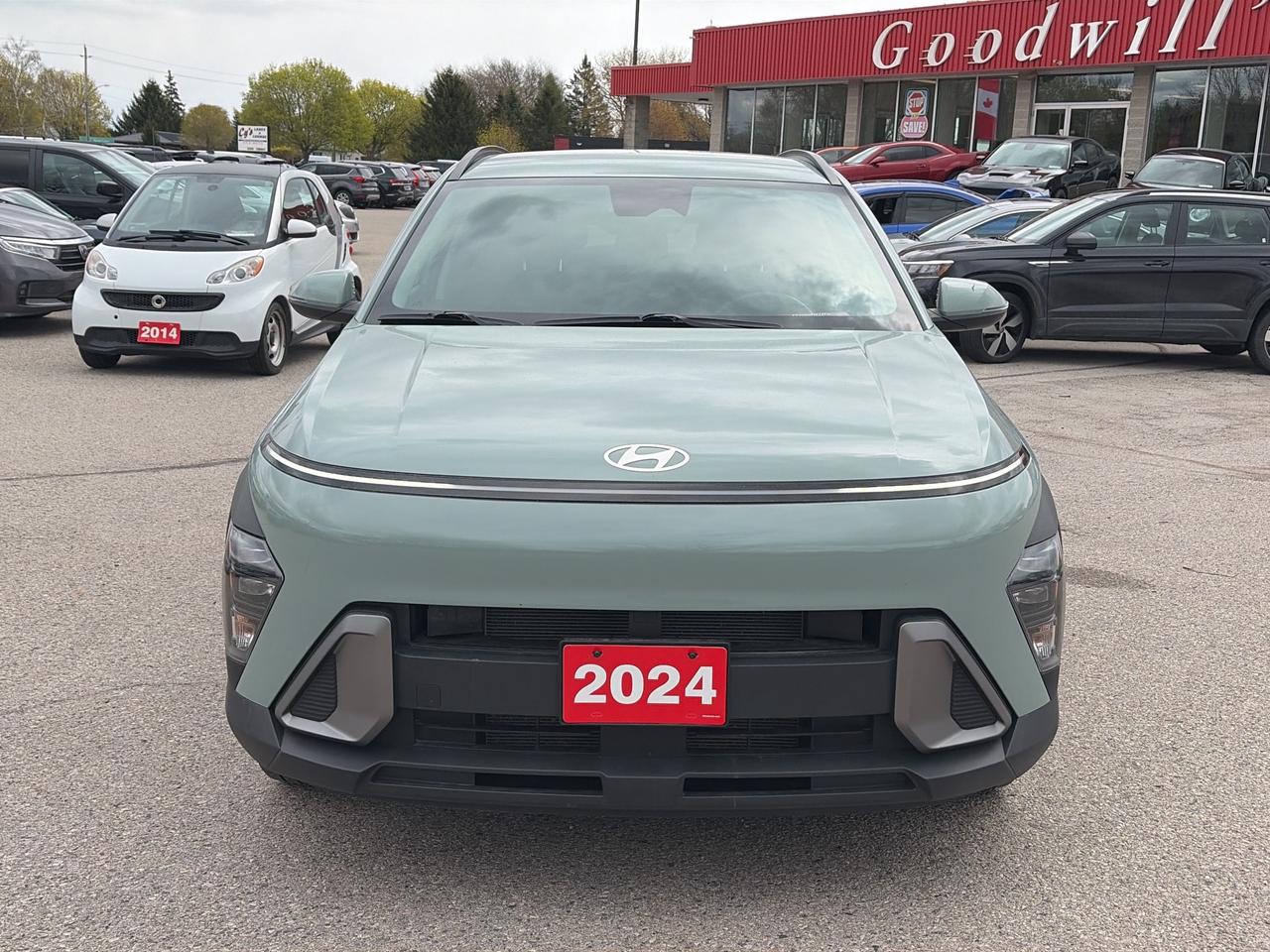 2024 Hyundai KONA PREFERRED, REMOTE START, CLEAN CARFAX, BACKUP CAM! Photo