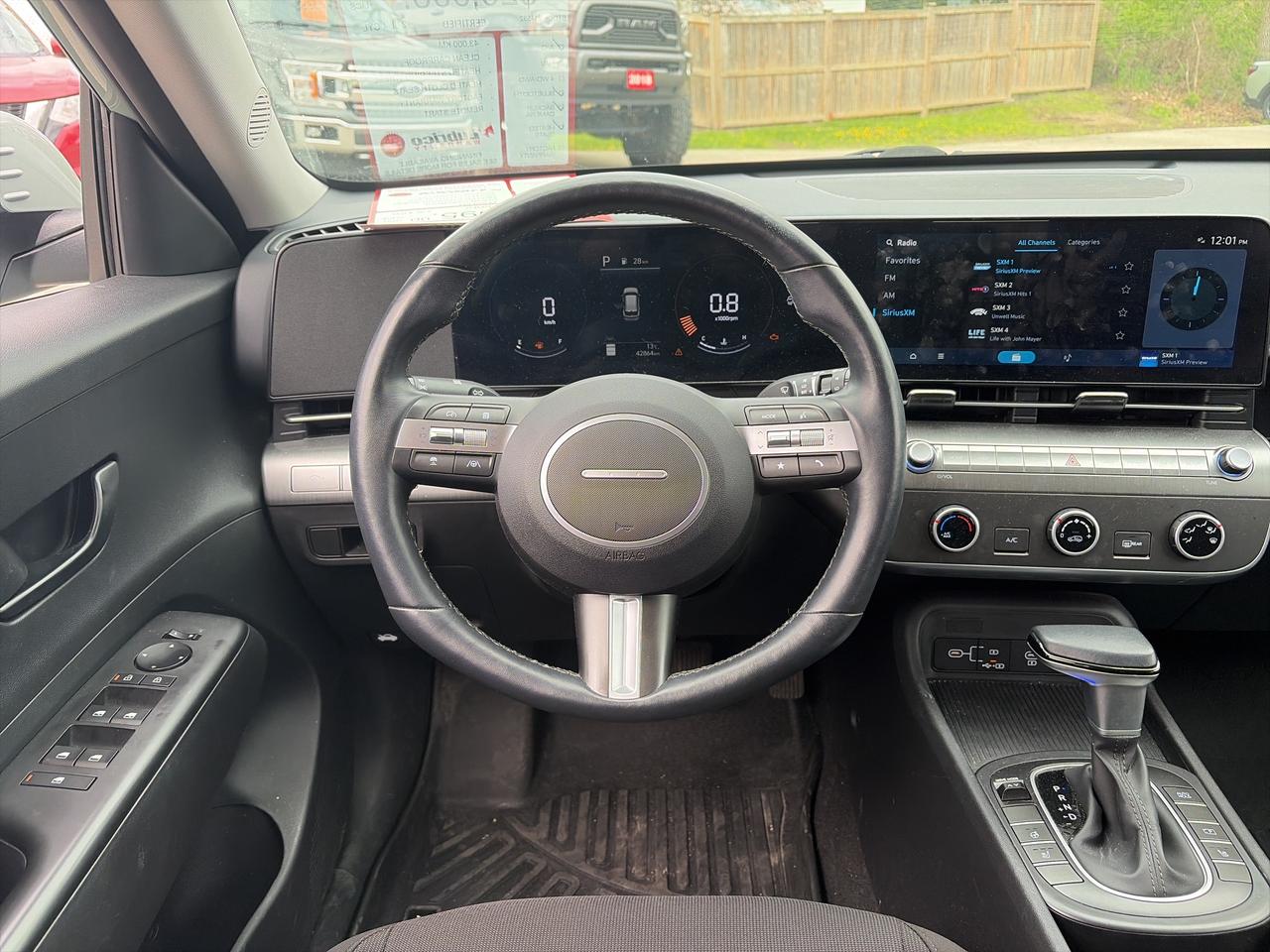2024 Hyundai KONA PREFERRED, REMOTE START, CLEAN CARFAX, BACKUP CAM! - Photo #17