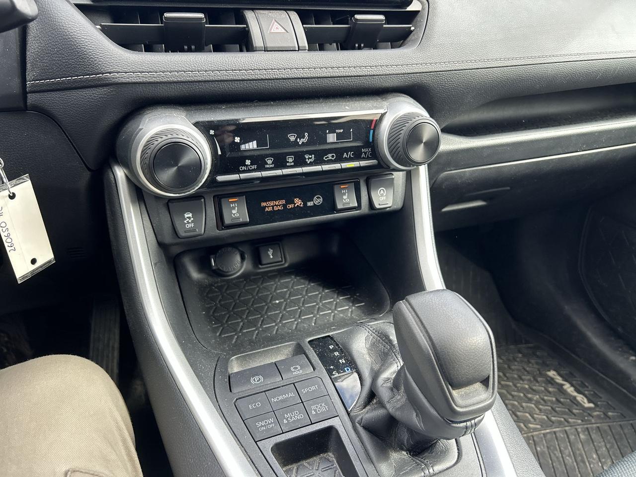 2021 Toyota RAV4 AWD | ONLY 40,000KMS! | HTD SEATS | CARPLAY | A/C Photo