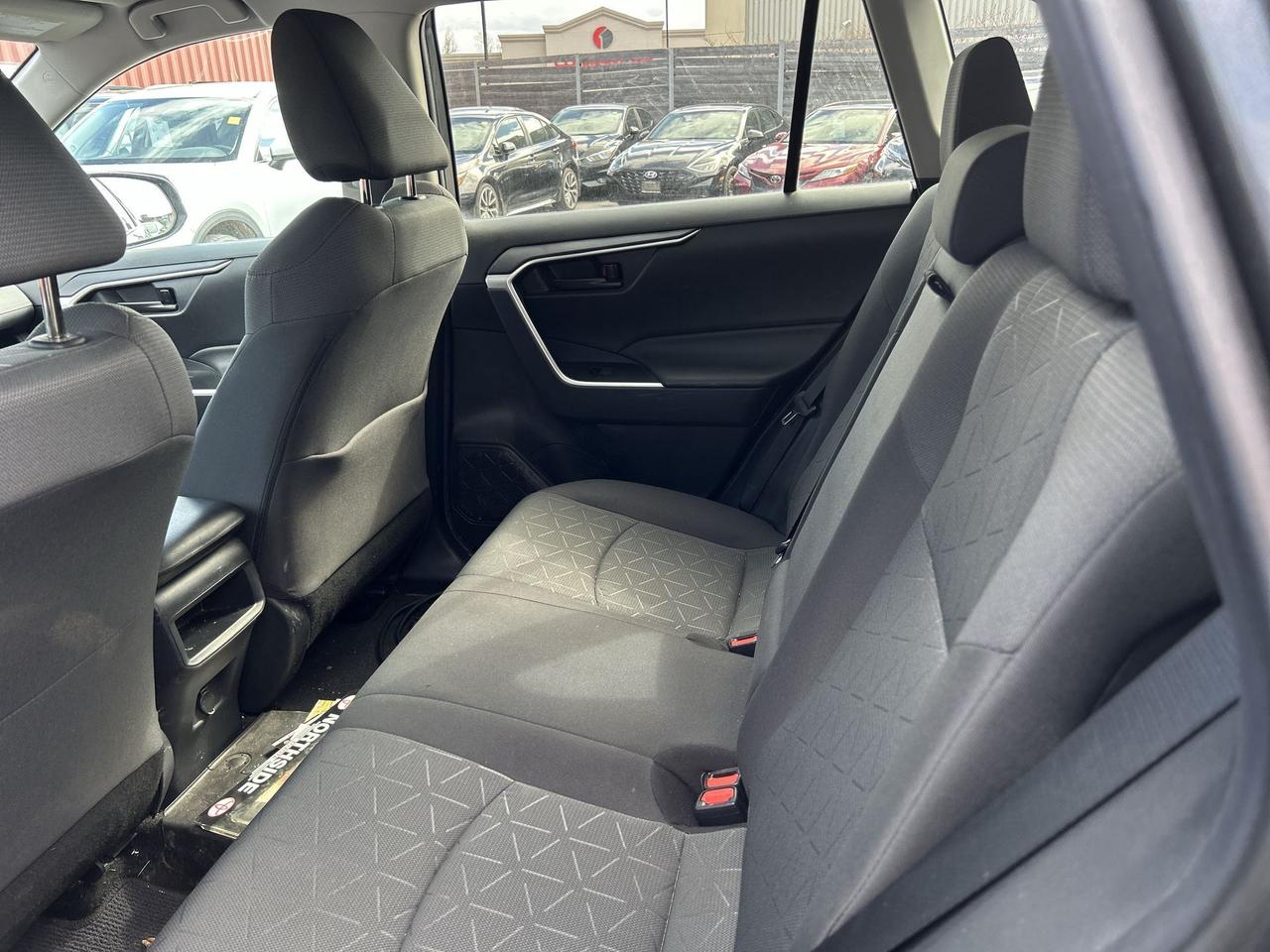 2021 Toyota RAV4 AWD | ONLY 40,000KMS! | HTD SEATS | CARPLAY | A/C Photo