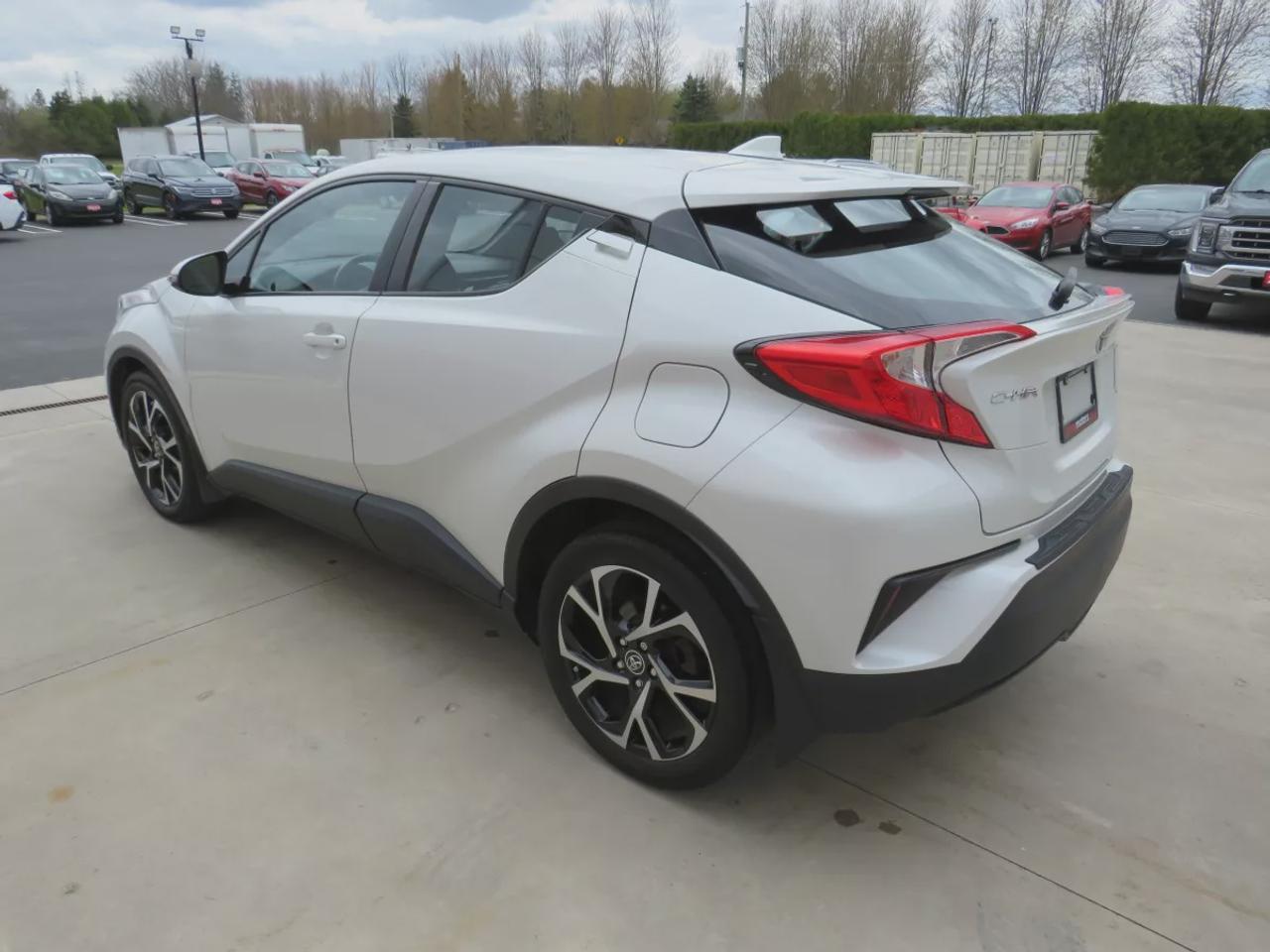 2018 Toyota C-HR XLE | Clean Title No Accidents | Alloy Rims | Heated Seats | Push Button Start | Digital Touchscreen | Dual Climate | Photo2