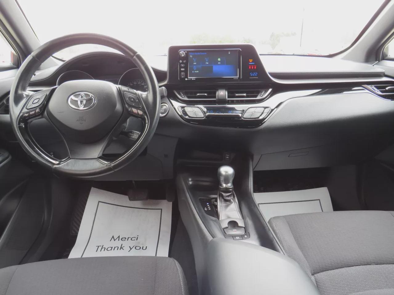2018 Toyota C-HR XLE | Clean Title No Accidents | Alloy Rims | Heated Seats | Push Button Start | Digital Touchscreen | Dual Climate | Photo4