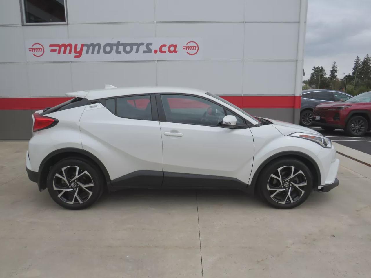 2018 Toyota C-HR XLE | Clean Title No Accidents | Alloy Rims | Heated Seats | Push Button Start | Digital Touchscreen | Dual Climate | Photo