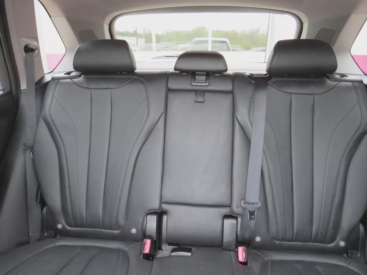 2016 BMW X5 xDrive35i | Low KM!! | AWD | Tints | Leather | Sunroof | Navigation | Heads Up Display | Heated Seats | Photo