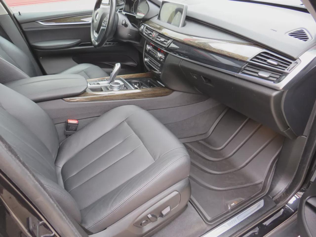 2016 BMW X5 xDrive35i | Low KM!! | AWD | Tints | Leather | Sunroof | Navigation | Heads Up Display | Heated Seats | Photo
