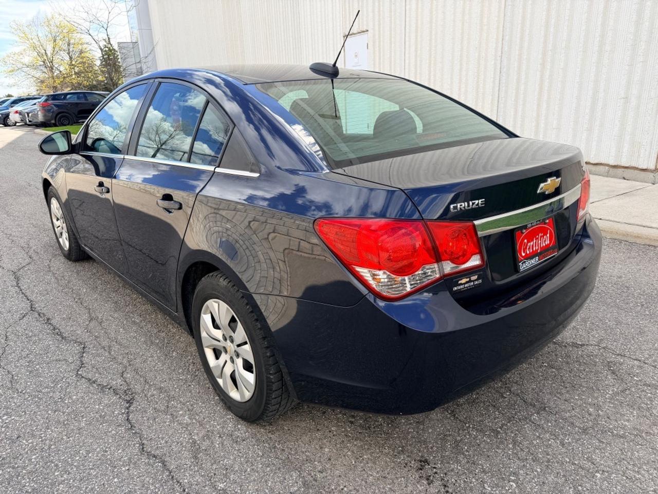 2016 Chevrolet Cruze Limited 1LT Auto 4dr Sedan Automatic Photo2