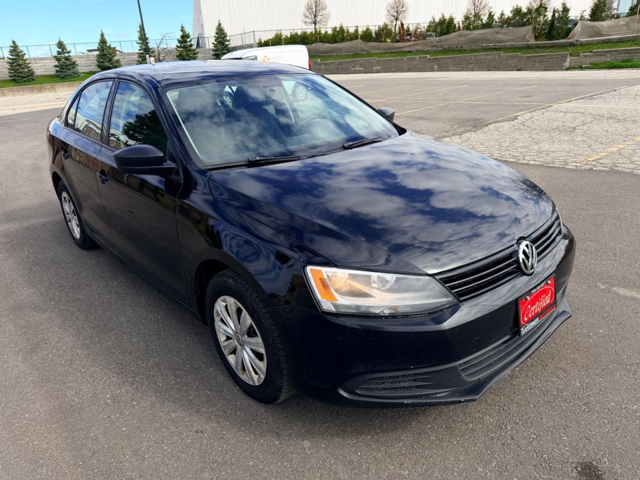 2013 Volkswagen Jetta Sedan 4dr 2.5L  Sportline Photo