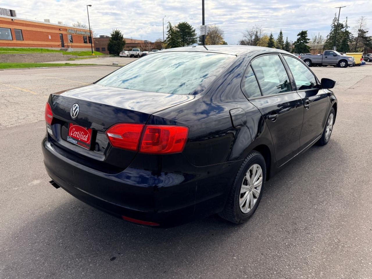2013 Volkswagen Jetta Sedan 4dr 2.5L  Sportline Photo